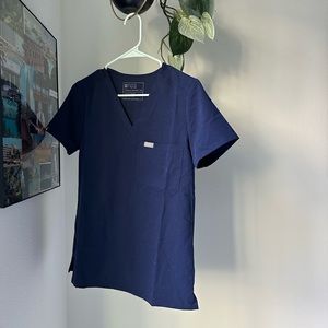 FIGS Catarina One-Pocket Scrub Top